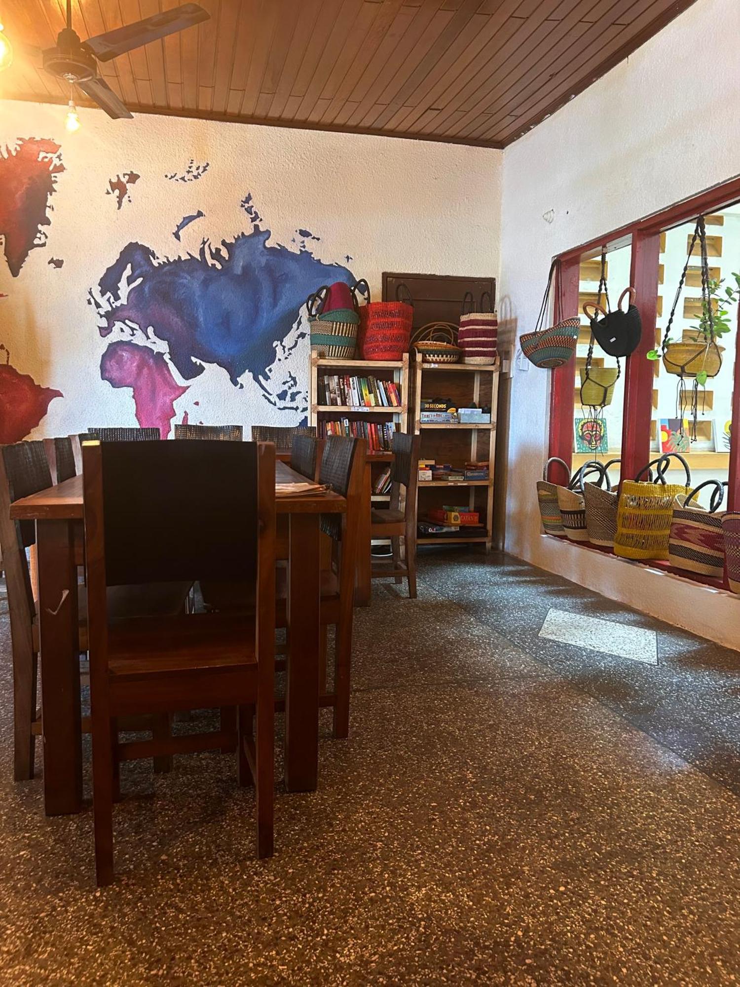 Tumi Hostel Kumasi Luaran gambar