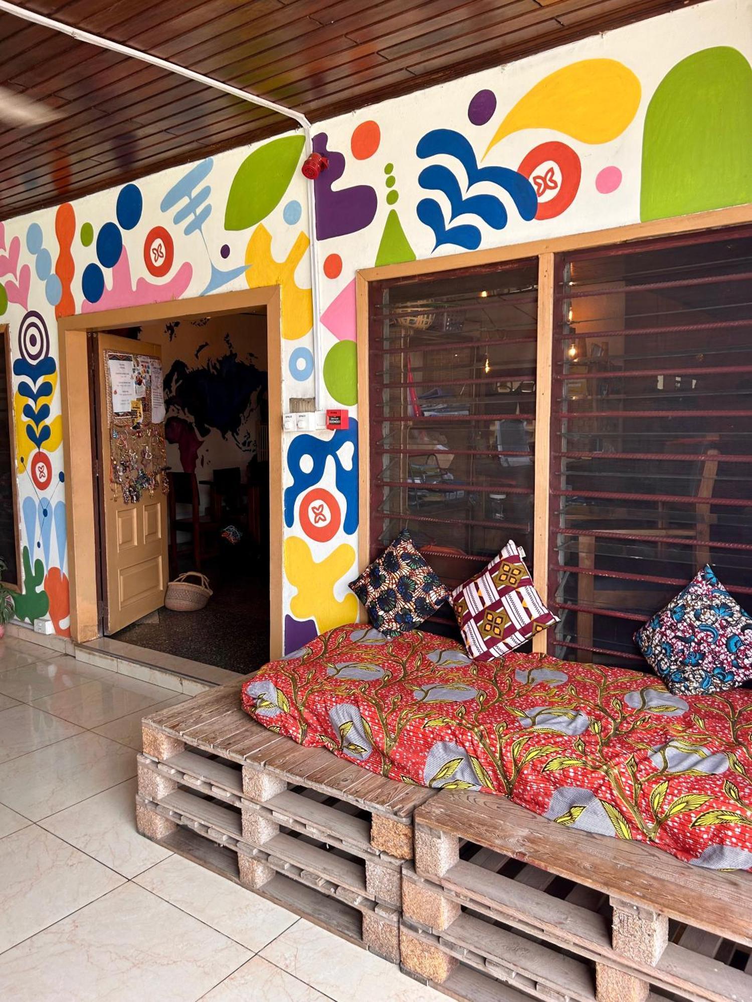Tumi Hostel Kumasi Luaran gambar