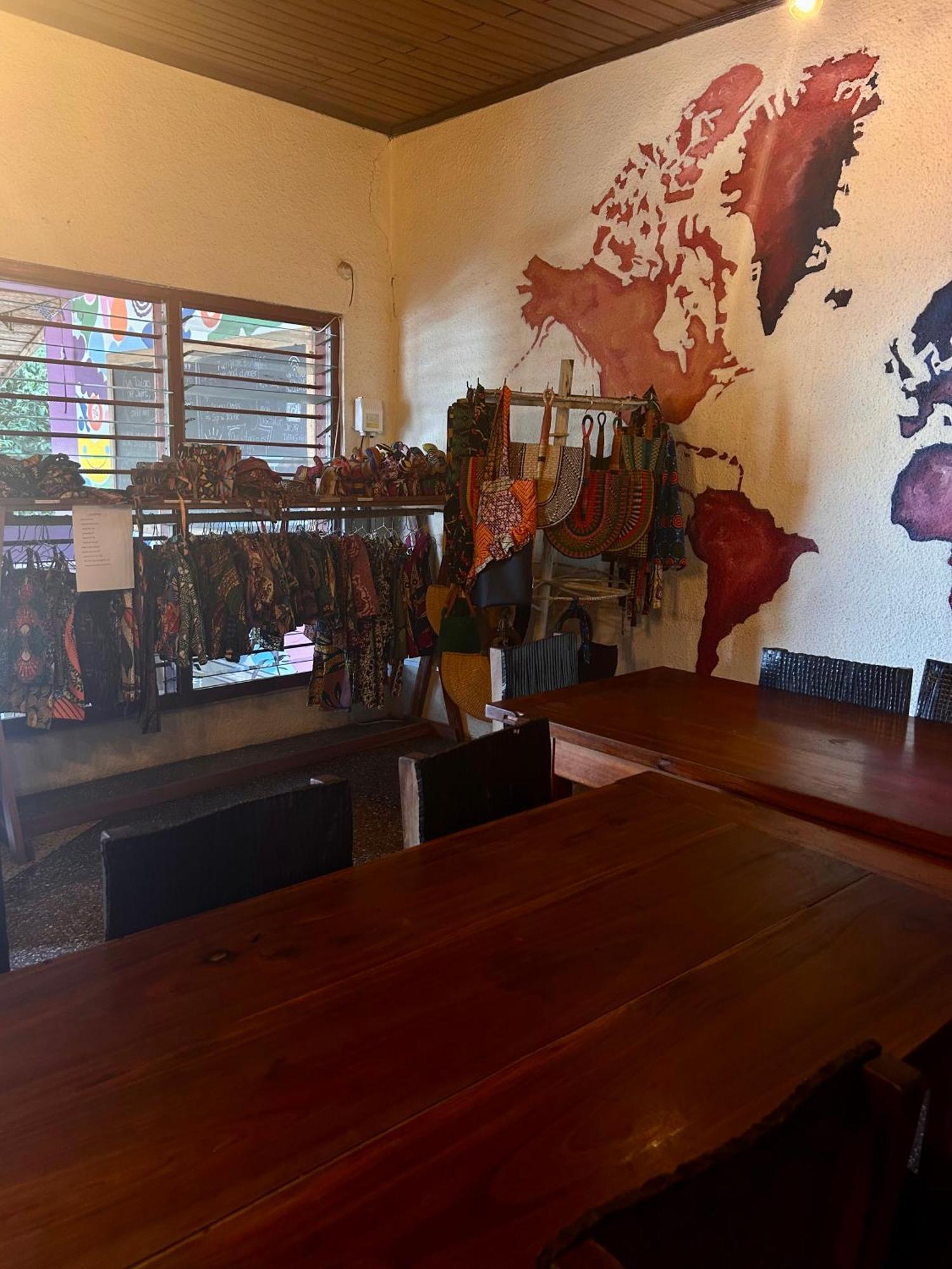 Tumi Hostel Kumasi Luaran gambar